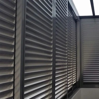 Αντικλεπτικό υπαίθριο Windproof προσαρμοσμένο μέγεθος ανοιγμάτων εξαερισμού σκιάς ήλιων αργιλίου