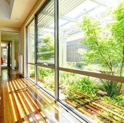 Αμερικανικά πανοραμικά παράθυρα ύφους και μετριασμένο πόρτες παράθυρο εικόνων γυαλιού σταθερό αργίλιο